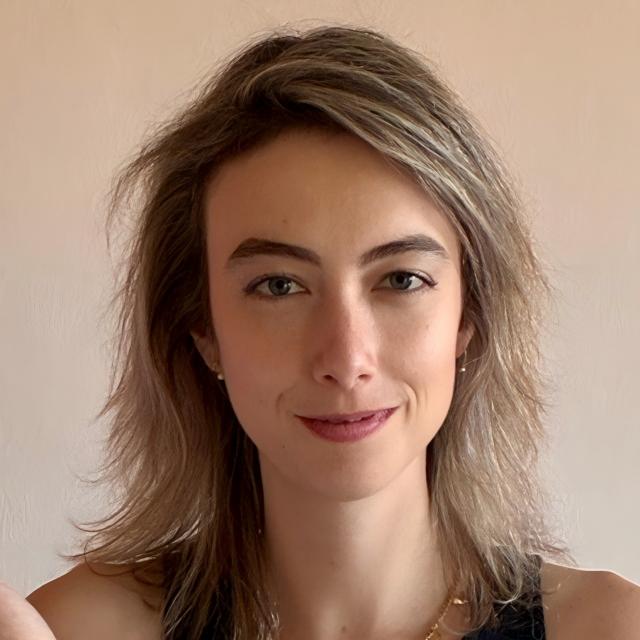 Julia SAUER